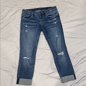 Thompson tomboy distressed capri